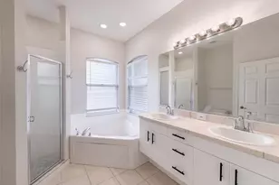7414 39th Ct E, Sarasota, FL 34243 - Photo 30