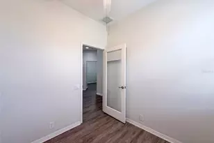 7414 39th Ct E, Sarasota, FL 34243 - Photo 32