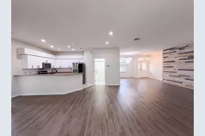7414 39th Court E, Sarasota, FL 34243 - Photo 12