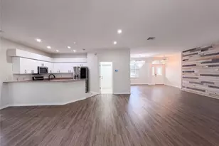 7414 39th Ct E, Sarasota, FL 34243 - Photo 12