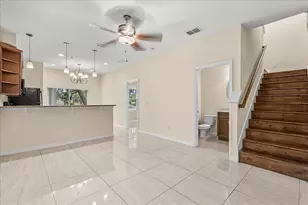 2018 Royal Vista Ct, Orlando, FL 32817 - Photo 4