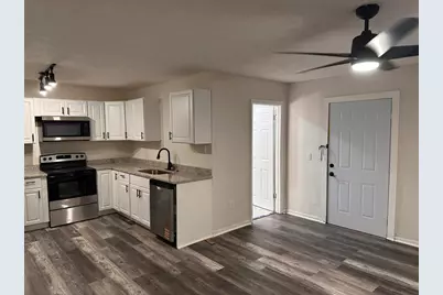 829 NE 3rd Street #C, Ocala, FL 34470 - Photo 2