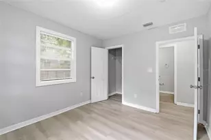 1743 30th St S, Saint Petersburg, FL 33712 - Photo 24