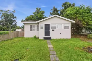 1743 30th St S, Saint Petersburg, FL 33712 - Photo 1