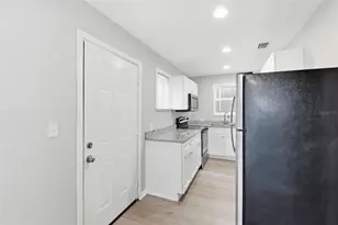 1743 30th St S, Saint Petersburg, FL 33712 - Photo 18