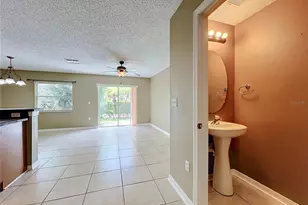 2805 Cliffe Ct, Oviedo, FL 32765 - Photo 2