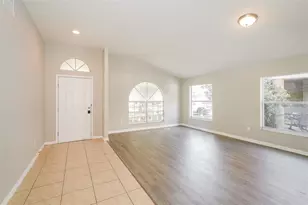 8516 Canterbury Lake Blvd, Tampa, FL 33619 - Photo 4