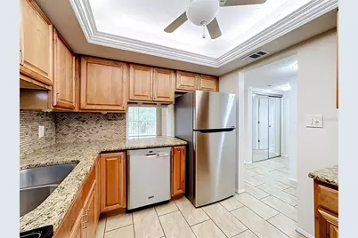 1520 Glen Oaks Drive E #248, Sarasota, FL 34232 - Photo 4