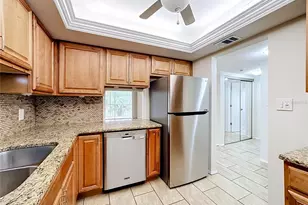 1520 Glen Oaks Dr E, Sarasota, FL 34232 - Photo 4