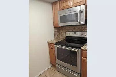 1520 Glen Oaks Drive E #248, Sarasota, FL 34232 - Photo 2