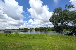 4053 Dolphin Dr, Tampa, FL 33617 - Photo 20