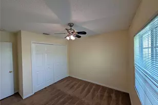 4053 Dolphin Dr, Tampa, FL 33617 - Photo 10
