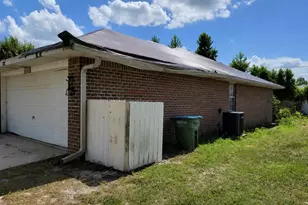 2728 W Covington Dr, Deltona, FL 32738 - Photo 2