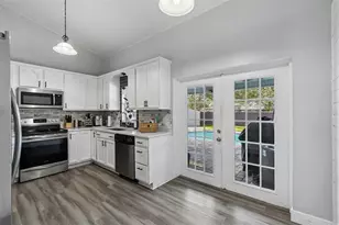 7610 Heathfield Ct, Orlando, FL 32835 - Photo 10
