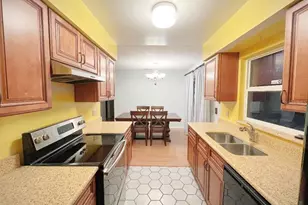 5839 Hutton Dr, Orlando, FL 32808 - Photo 10