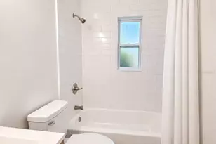 1607 Dauphin Ln, Orlando, FL 32803 - Photo 8