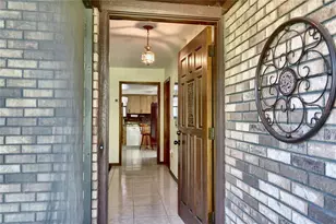 1809 King Edward Dr, Kissimmee, FL 34744 - Photo 2