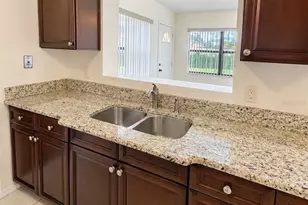 4068 Castlegate Dr, Orlando, FL 32839 - Photo 10