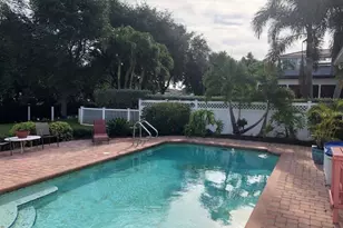 601 34th Ave NE, Saint Petersburg, FL 33704 - Photo 2