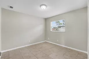 1909 Shannonwood Ct, Brandon, FL 33510 - Photo 10