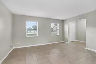 1909 Shannonwood Ct, Brandon, FL 33510 - Photo 4