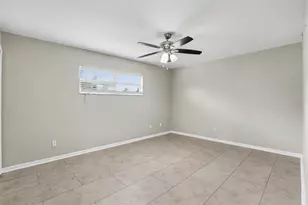 1909 Shannonwood Ct, Brandon, FL 33510 - Photo 8
