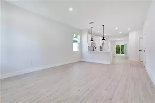 427 E 13th St, Apopka, FL 32703 - Photo 4