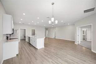 365 Windy Willow Wy, Saint Cloud, FL 34771 - Photo 4