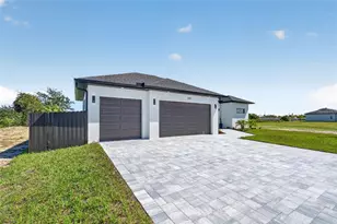 1327 NE 23rd St, Cape Coral, FL 33909 - Photo 4