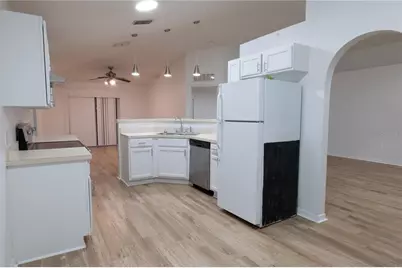 5689 Sycamore Canyon Drive, Kissimmee, FL 34758 - Photo 4