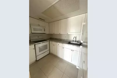 452 Banyon Tree Circle #200, Maitland, FL 32751 - Photo 6