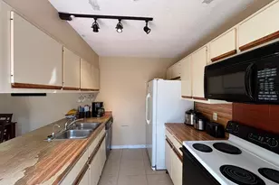 5277 Coral Ct, Orlando, FL 32811 - Photo 2