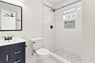 1719 Julian Ln Dr, Tampa, FL 33619 - Photo 20