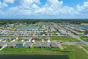 822 Will Scarlett Ave, Ruskin, FL 33570 - Photo 36