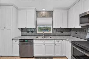 28050 Lois Dr, Tavares, FL 32778 - Photo 6