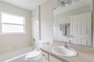 3804 Bayshore Cir, Tavares, FL 32778 - Photo 14