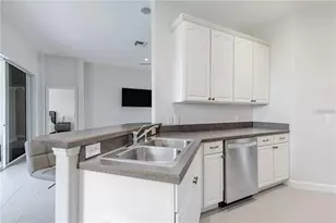 3804 Bayshore Cir, Tavares, FL 32778 - Photo 6