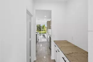 2556 Leyland Cypress Ln, Sanford, FL 32773 - Photo 8