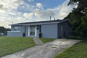 2302 E Dana Dr, Deltona, FL 32738 - Photo 4