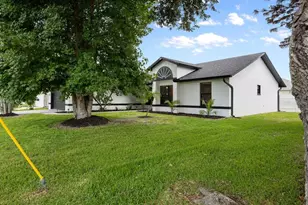 54 Dorset Dr, Kissimmee, FL 34758 - Photo 2
