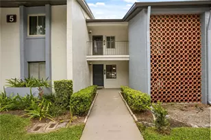 5 Escondido Cir, Altamonte Springs, FL 32701 - Photo 2