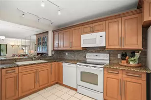 5 Escondido Cir, Altamonte Springs, FL 32701 - Photo 10