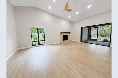 971 Sunridge Drive #110, Sarasota, FL 34234 - Photo 2