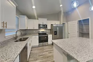 13 Locust Loop Cir, Ocala, FL 34472 - Photo 4