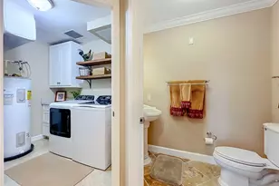 2305 Edgewater Dr, Orlando, FL 32804 - Photo 20