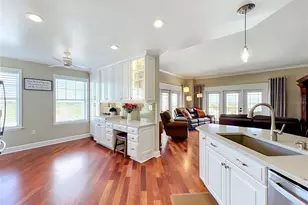 2305 Edgewater Dr, Orlando, FL 32804 - Photo 12