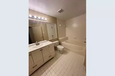 5512 Metrowest Boulevard #12-201, Orlando, FL 32811 - Photo 10