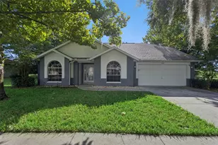 6302 Silver Oaks Dr, Zephyrhills, FL 33542 - Photo 1