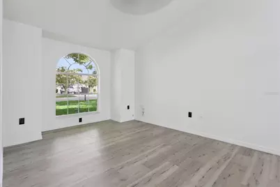6302 Silver Oaks Drive, Zephyrhills, FL 33542 - Photo 14