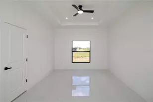 943 Commodore St, Lehigh Acres, FL 33974 - Photo 8